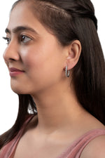 Load image into Gallery viewer, Eternelle Hoops Earrings
